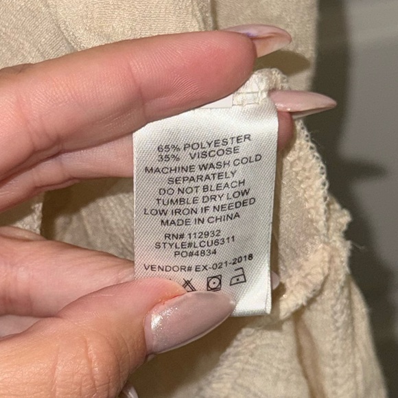 Cream Crochet-Trim Tunic Top with Fringe Accent and Open Back - Picture 7 of 7